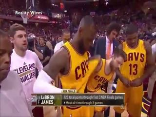 Lebron james accidentally näitab riist edasi tv